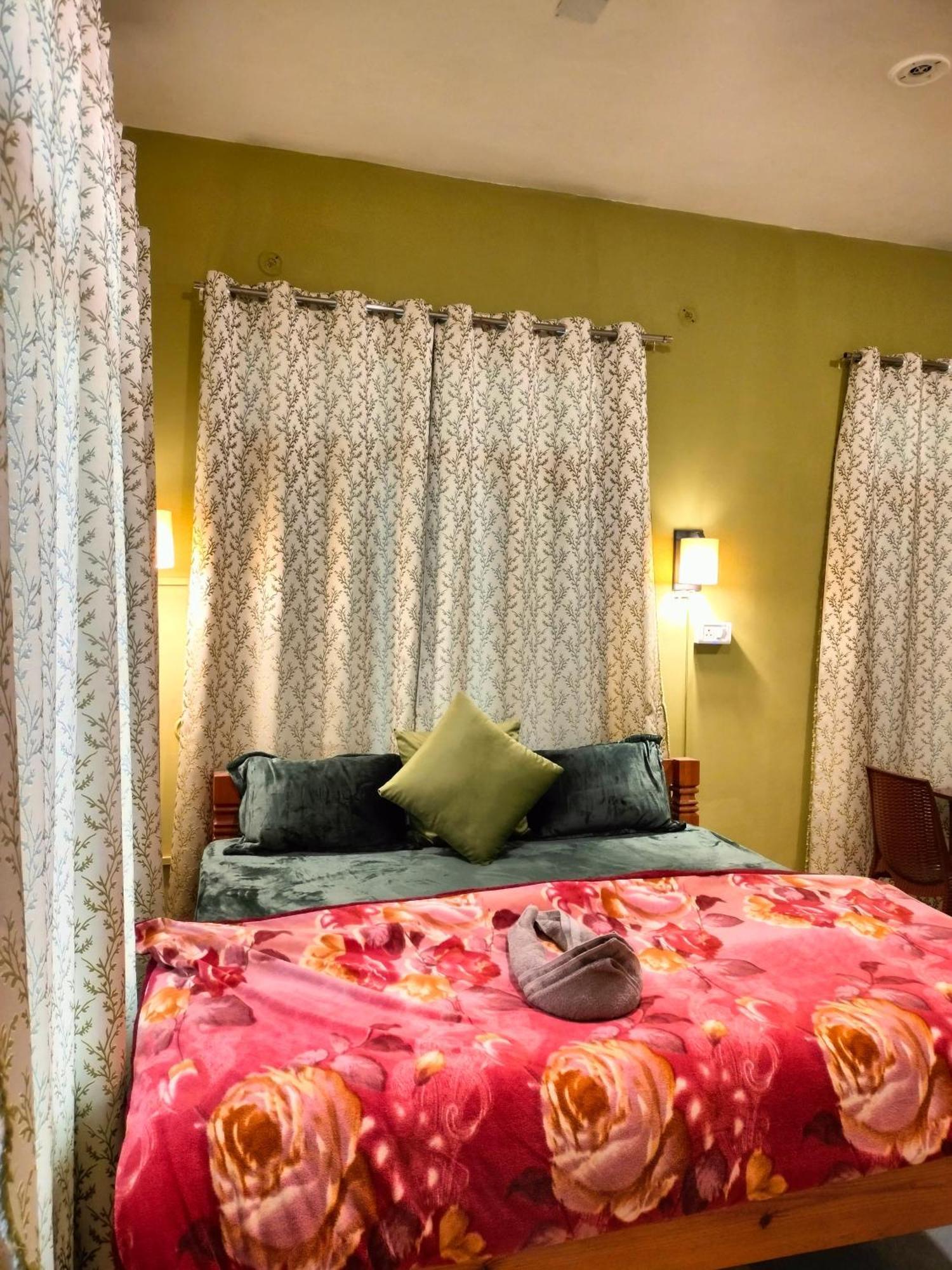 The Alpine Vista Hotel Almora Exterior photo